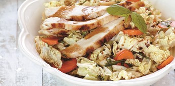 Σαλάτα με κοτόπουλο και ασιατικά λαχανικά